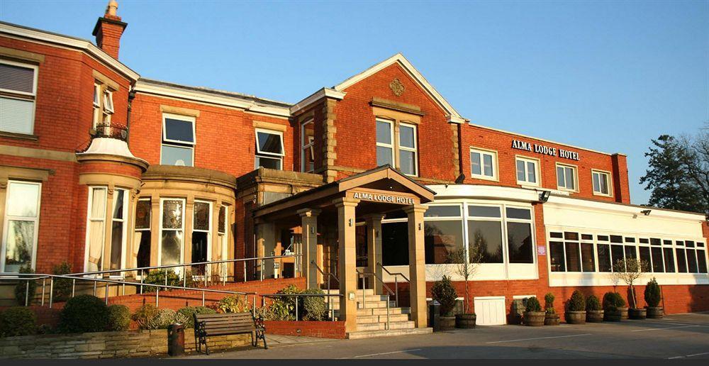 Alma Lodge Hotel Stockport Bagian luar foto